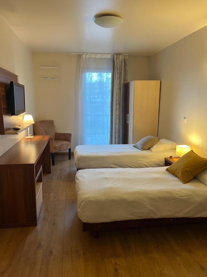 Villa Val Senart 1Ere Avenue Quincy-sous-Senart Екстер'єр фото