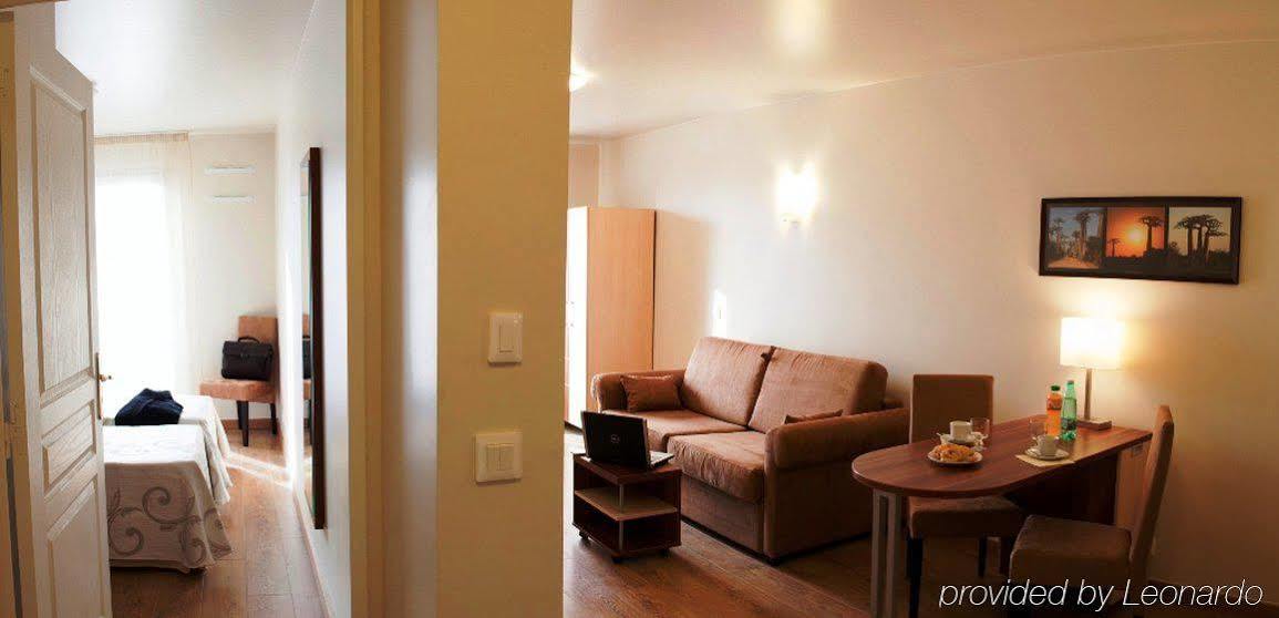 Villa Val Senart 1Ere Avenue Quincy-sous-Senart Номер фото