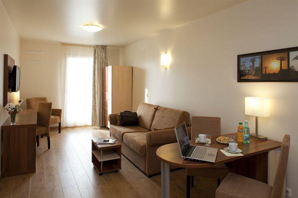 Villa Val Senart 1Ere Avenue Quincy-sous-Senart Екстер'єр фото